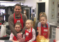 Family in Take Your Kids to Brunch cooking class.