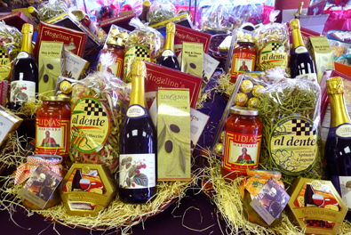 Italian Dinner Gift Basket Great for Christmas, Hanukah or any special occasion.